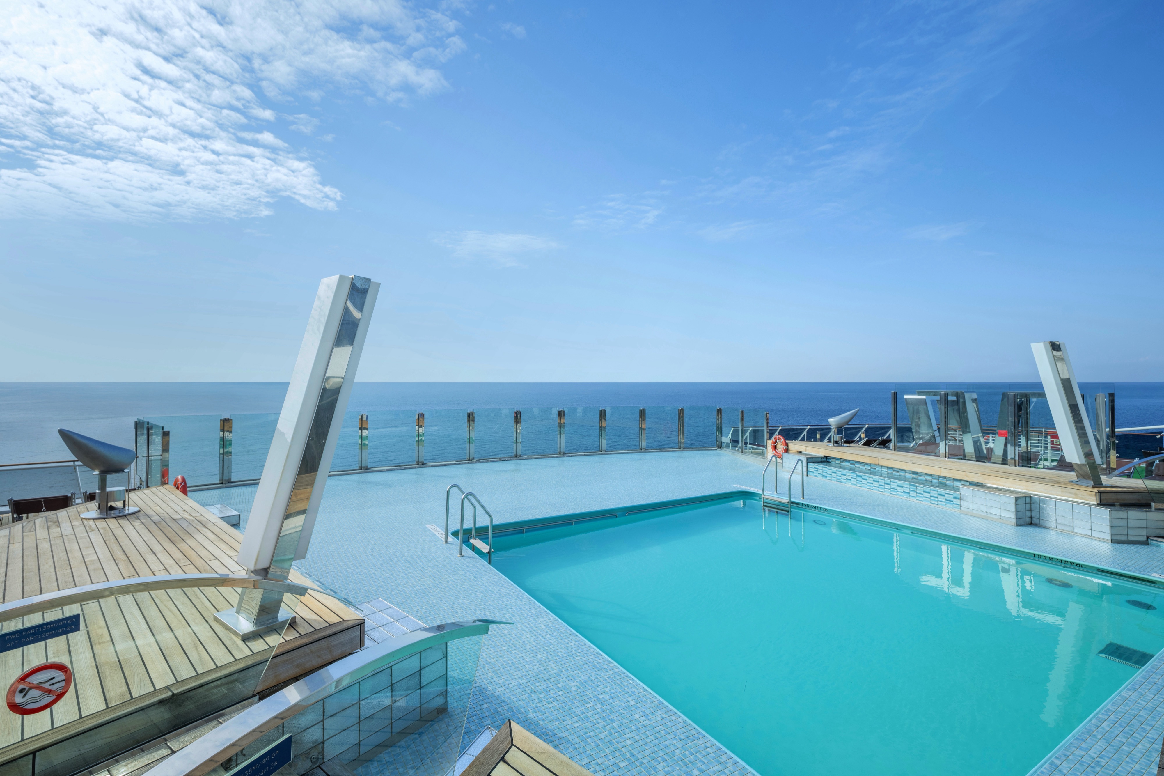 MSC Divina - The Garden Pool